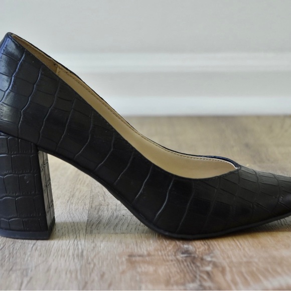 Alligator Pumps - Picture 5 of 8